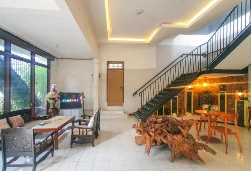 Hotell Reddoorz At Pujon Malang