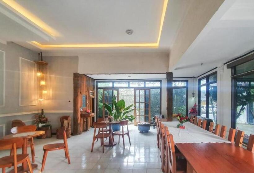 Hotell Reddoorz At Pujon Malang