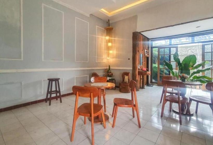 Hotell Reddoorz At Pujon Malang