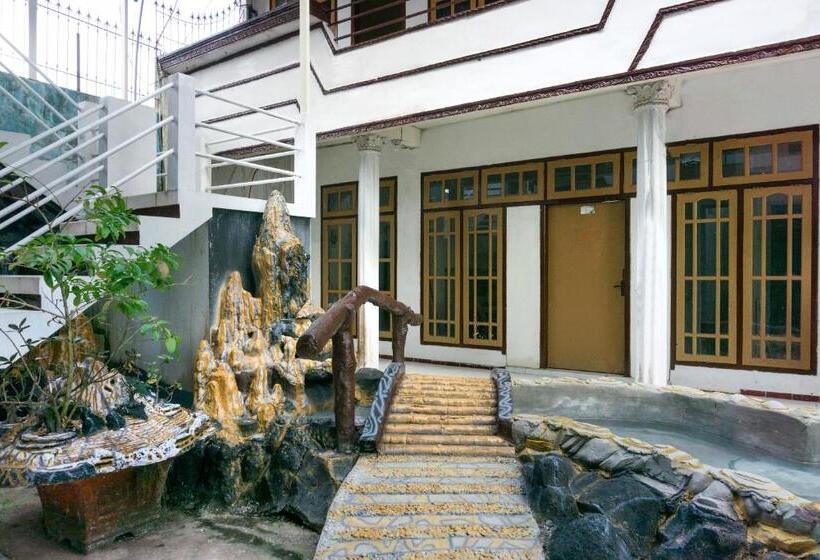 Hotell Reddoorz At Pujon Malang