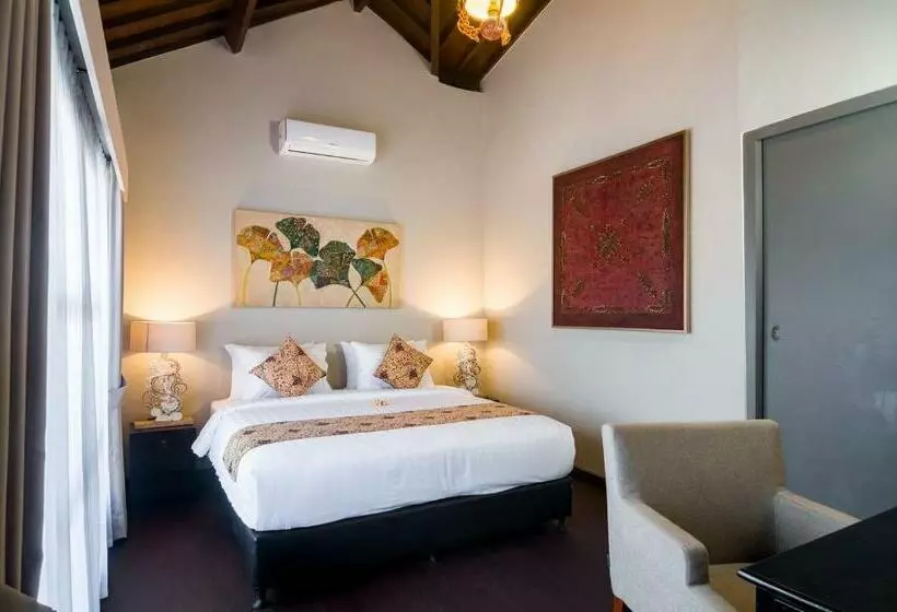 ホテル The Lodge Canggu