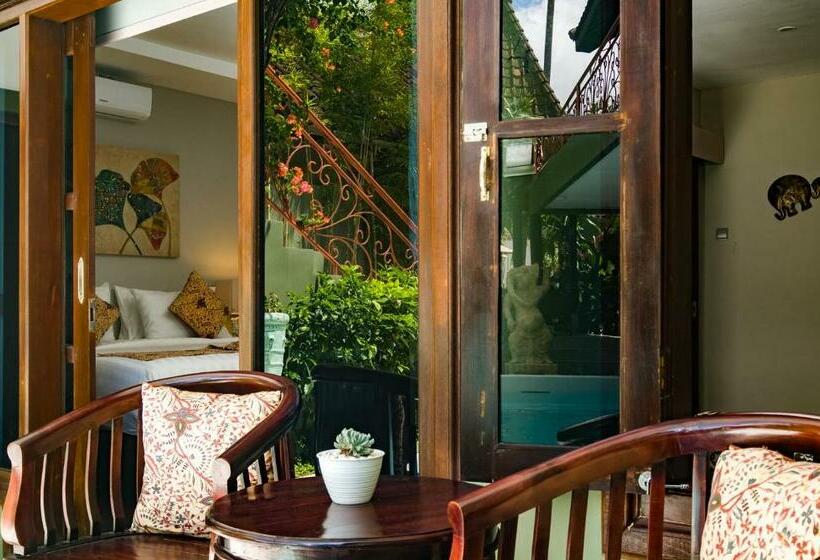 호텔 The Lodge Canggu