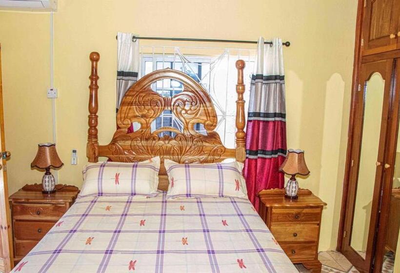 پانسیون Bev's Rosevilla