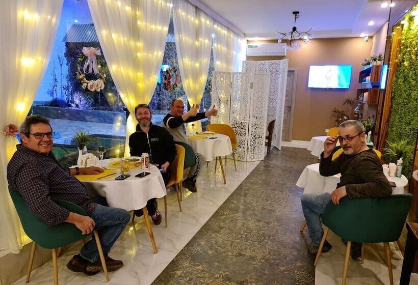 پانسیون Guest House Twins