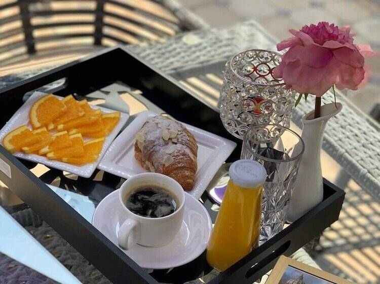 پانسیون Guest House Twins