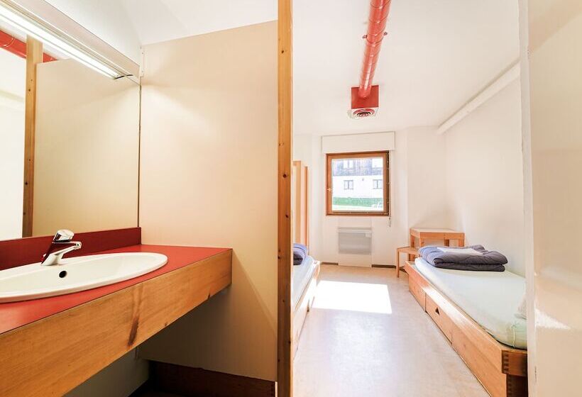 호스텔 Auberge De Jeunesse Hi Chamonix