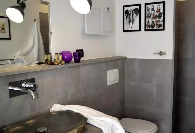 تختخواب و صبحانه 900