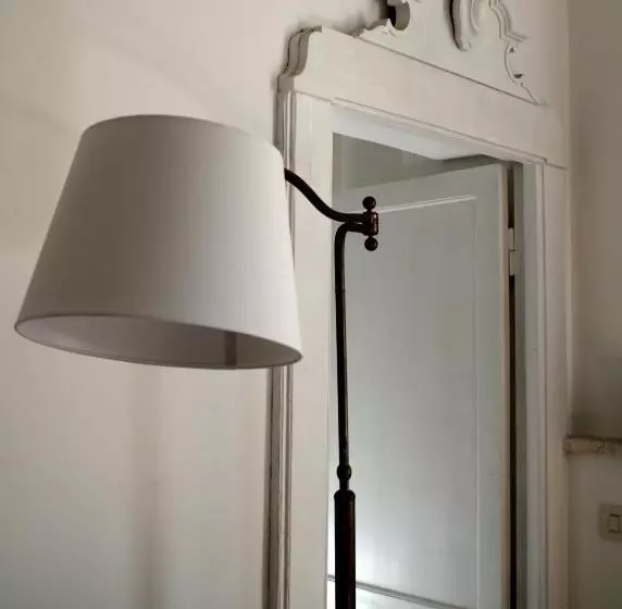 تختخواب و صبحانه 900