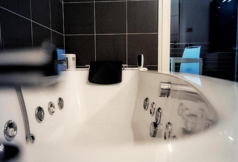 ベッドアンドブレックファースト Wooden House