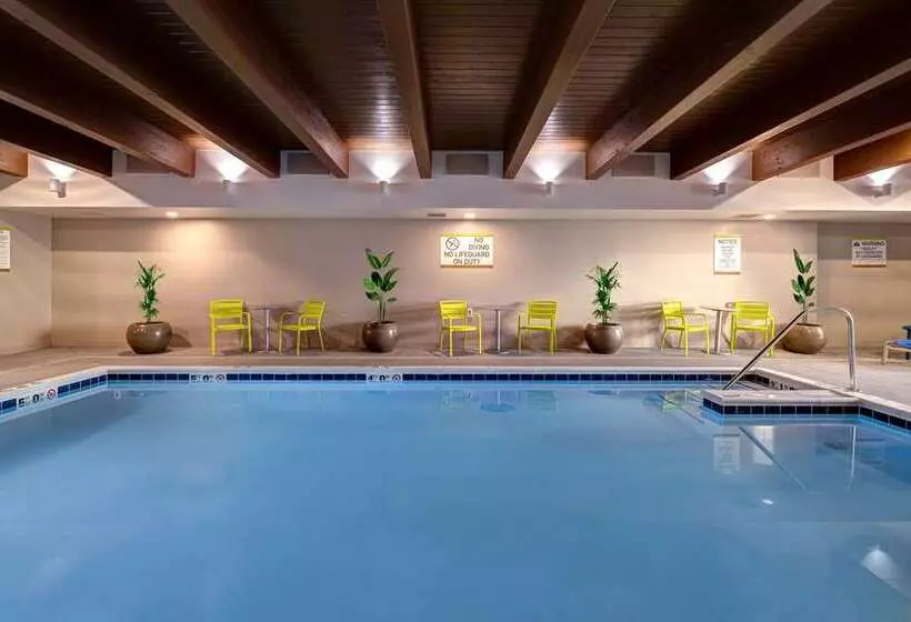 هتل Home2 Suites By Hilton Dekalb