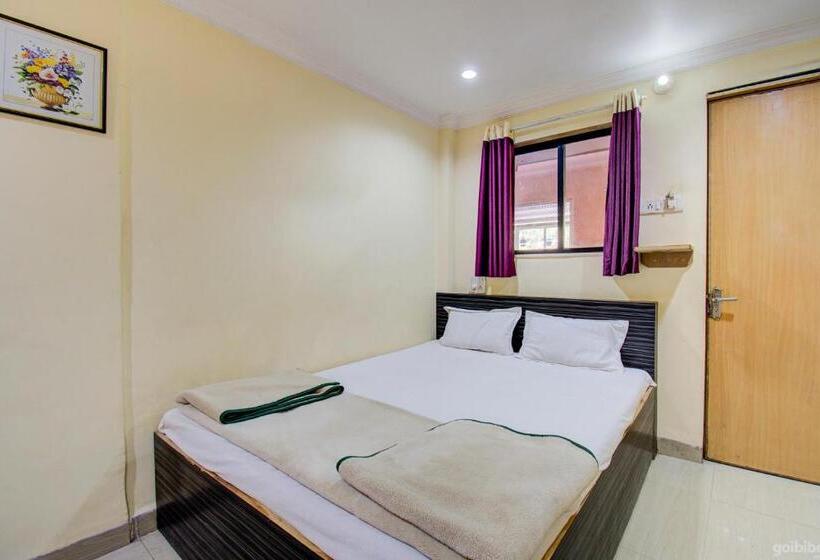 Hotelli Shilpa Strawberry Garden