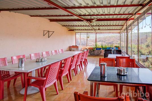 Hotelli Shilpa Strawberry Garden