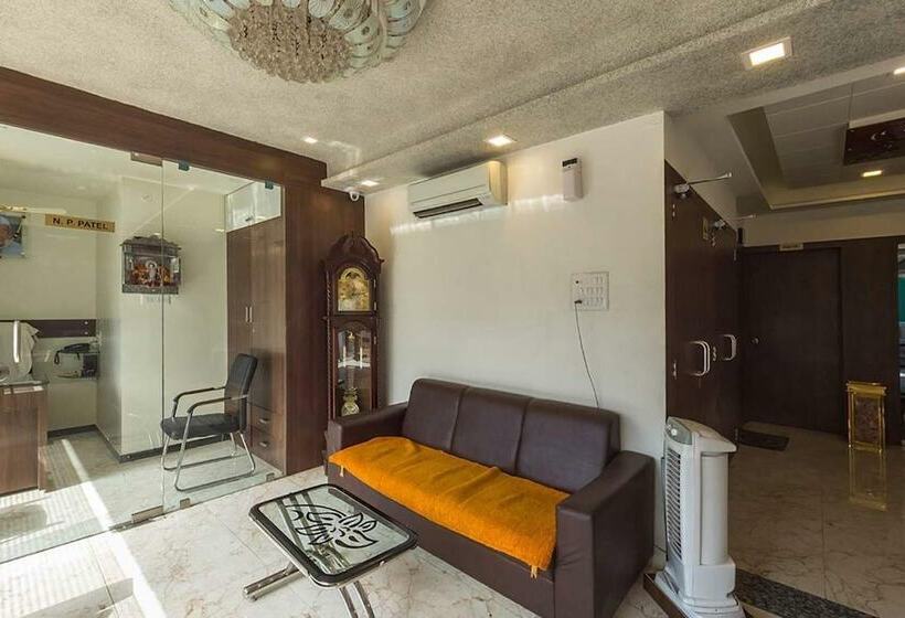 فندق Swagatam Inn