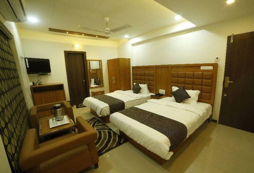 فندق Swagatam Inn