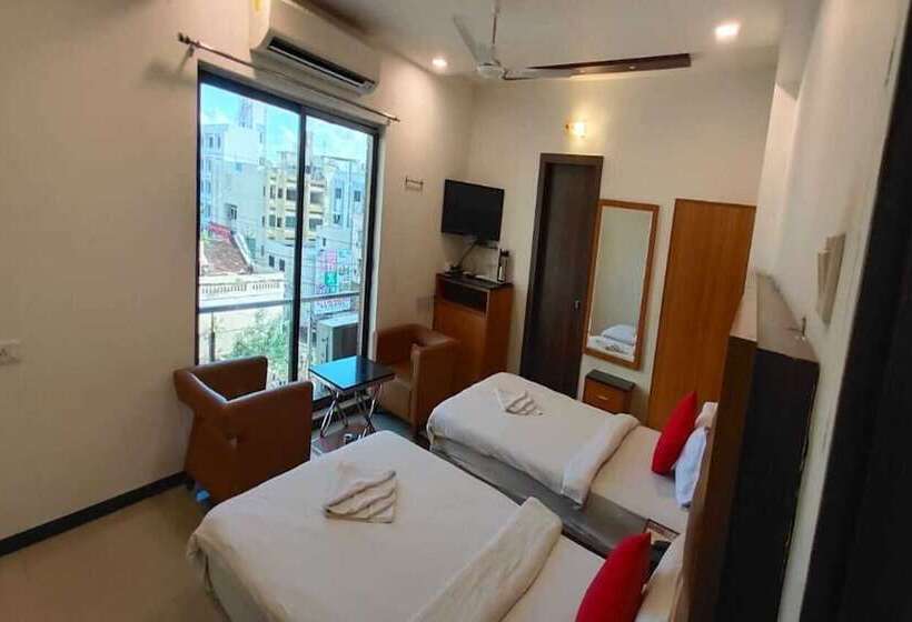 فندق Swagatam Inn