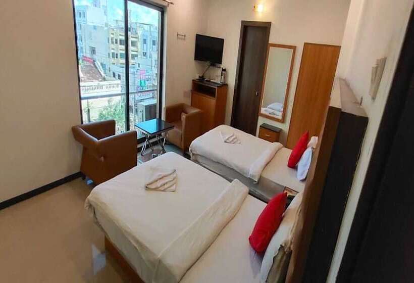 فندق Swagatam Inn