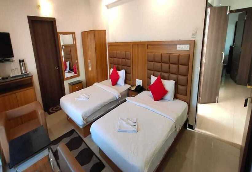 فندق Swagatam Inn