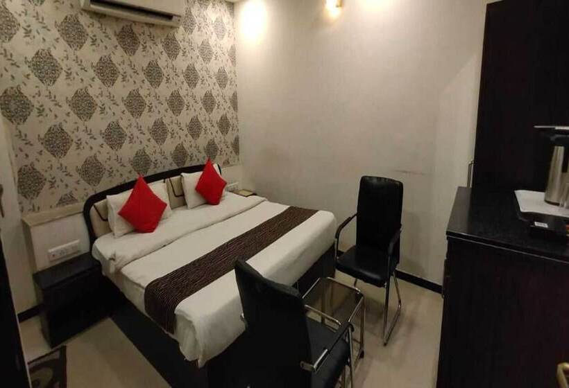 فندق Swagatam Inn