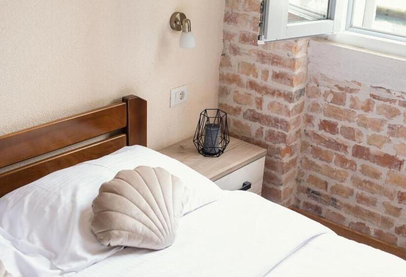 پانسیون Step To Kotor Bay Guesthouse