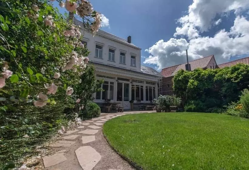 Majatalo Talbot House