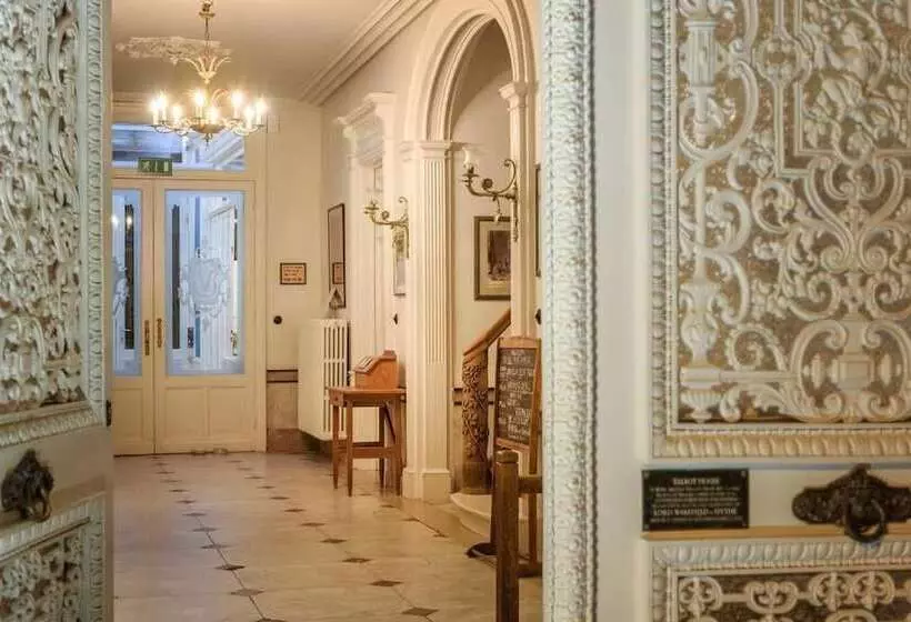 Majatalo Talbot House