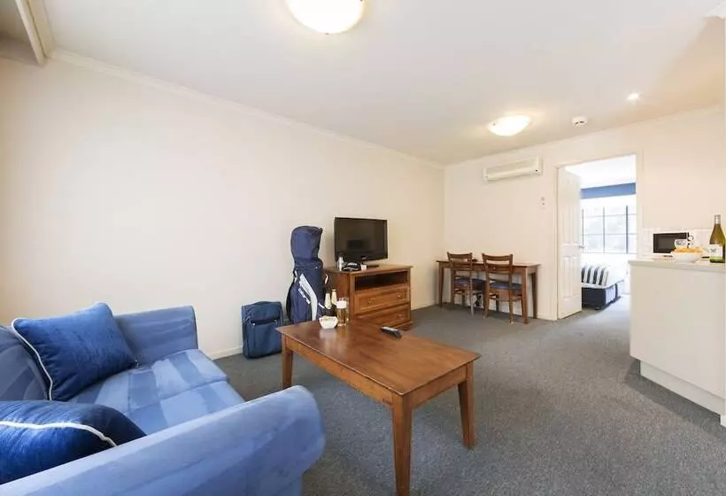 Canberra Parklands Central Apartment Hotel Official