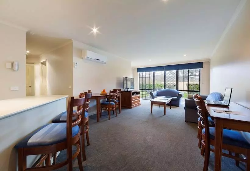 Canberra Parklands Central Apartment Hotel Official