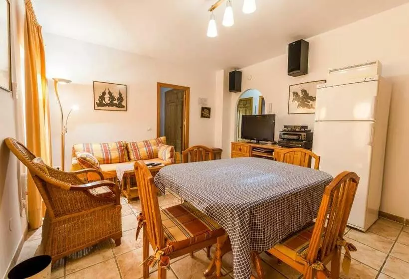 Отель Casa Charlotte Nerja