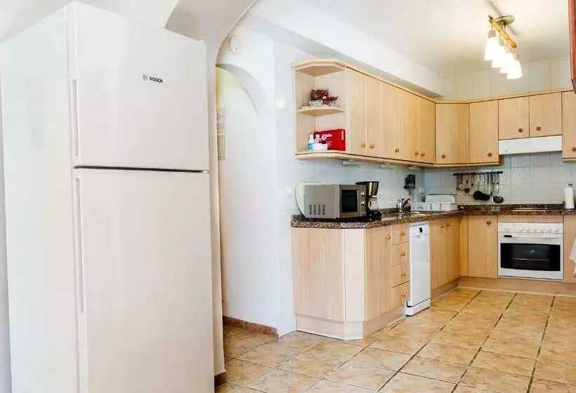 Отель Casa Charlotte Nerja