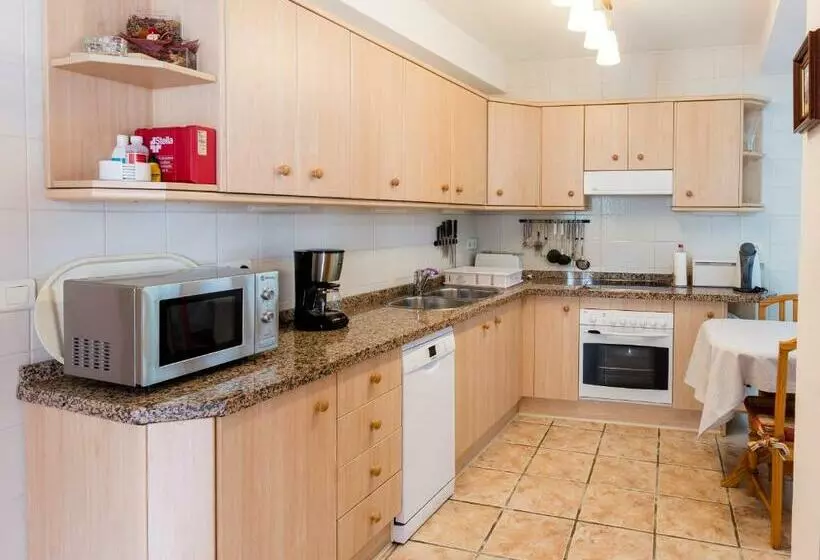 Отель Casa Charlotte Nerja