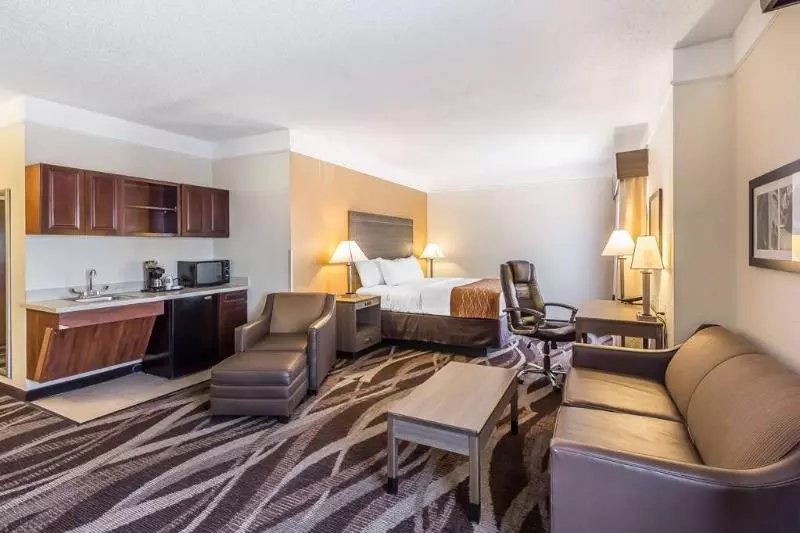 ホテル Comfort Inn Near Frost Bank Center