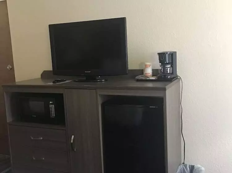 ホテル Comfort Inn Near Frost Bank Center