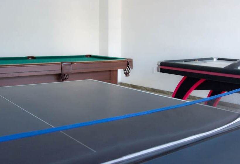 هتل De Casa Blanca