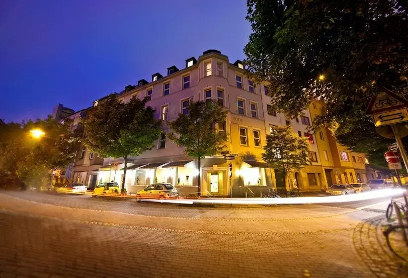 Отель Maxim Düsseldorf City