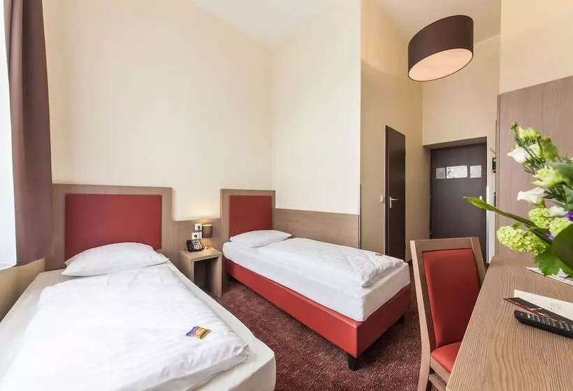 Отель Maxim Düsseldorf City