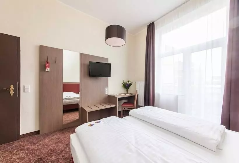 Отель Maxim Düsseldorf City