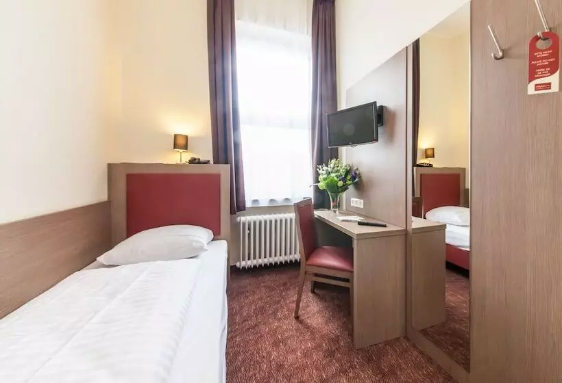 Отель Maxim Düsseldorf City