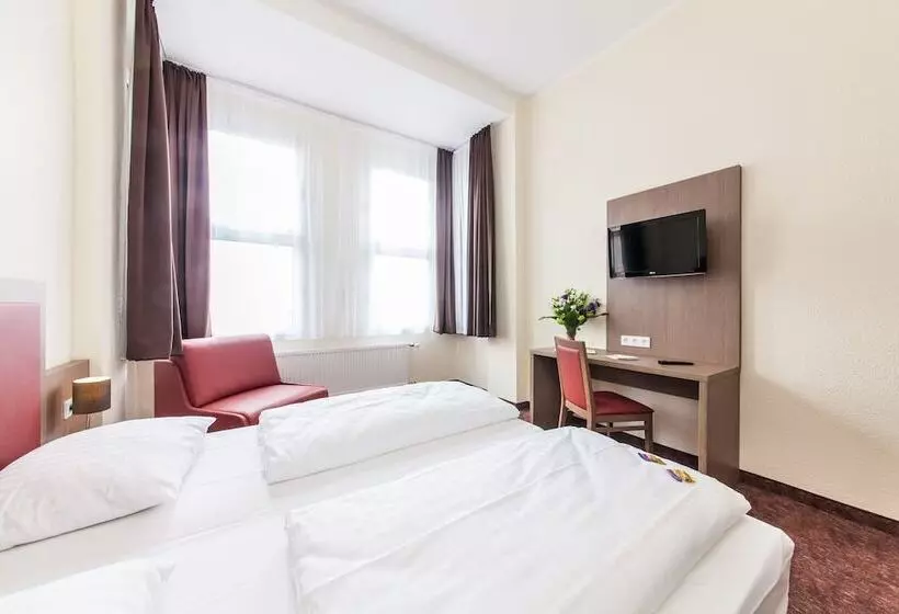 Отель Maxim Düsseldorf City