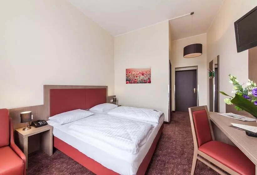 Отель Maxim Düsseldorf City