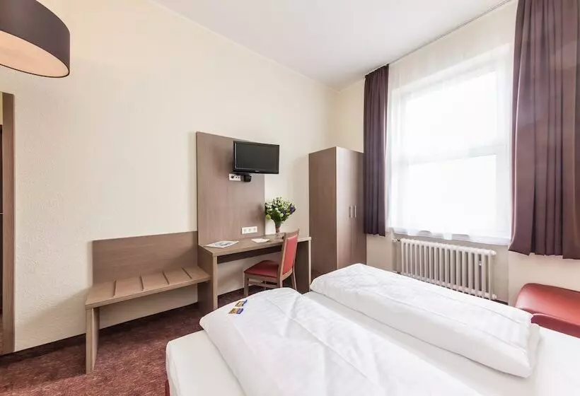 Отель Maxim Düsseldorf City