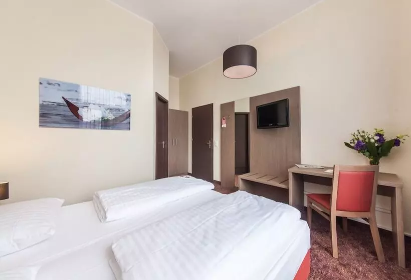 Отель Maxim Düsseldorf City