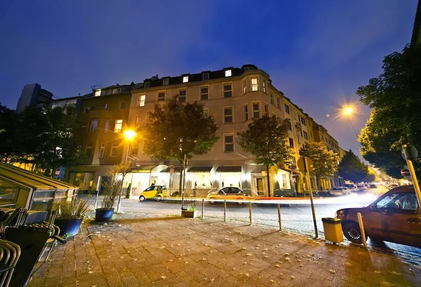 Отель Maxim Düsseldorf City
