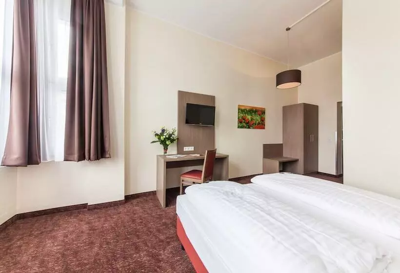 Отель Maxim Düsseldorf City