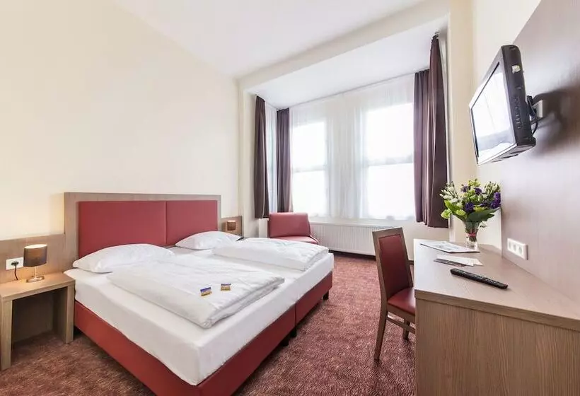 Отель Maxim Düsseldorf City