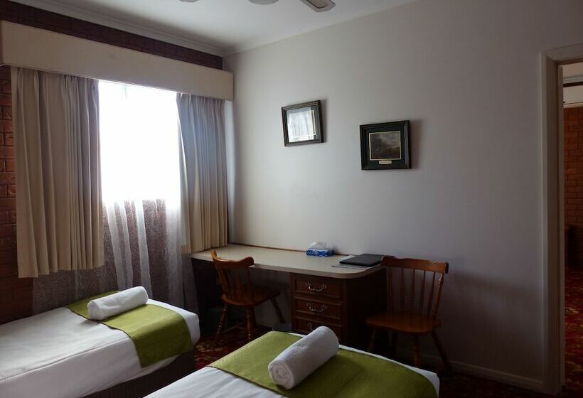 בית מלון כפרי Meramie Motor Inn