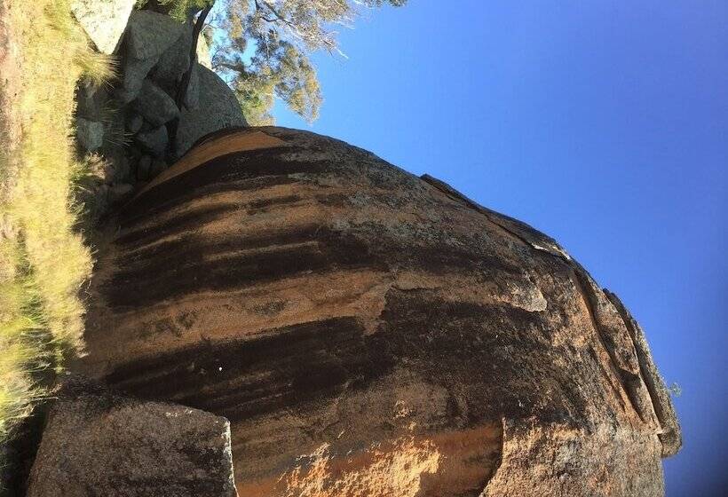 בית מלון כפרי Meramie Motor Inn