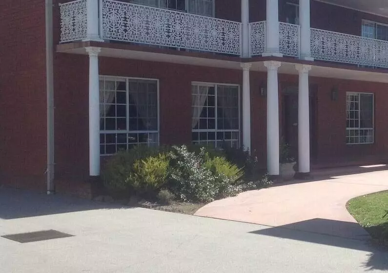 酒店 Meramie Motor Inn