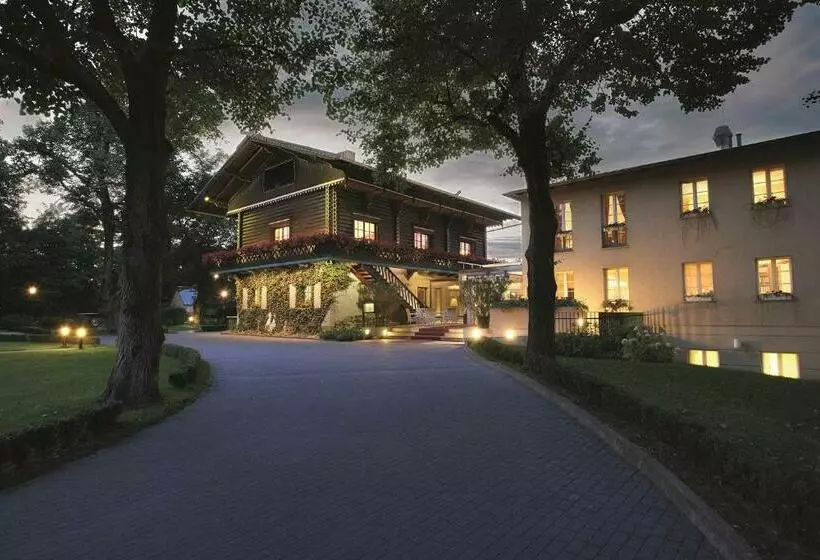 ホテル Romantik  Bayrisches Haus Potsdam