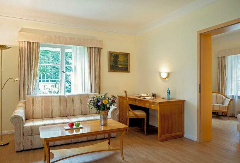 Отель Romantik  Bayrisches Haus Potsdam