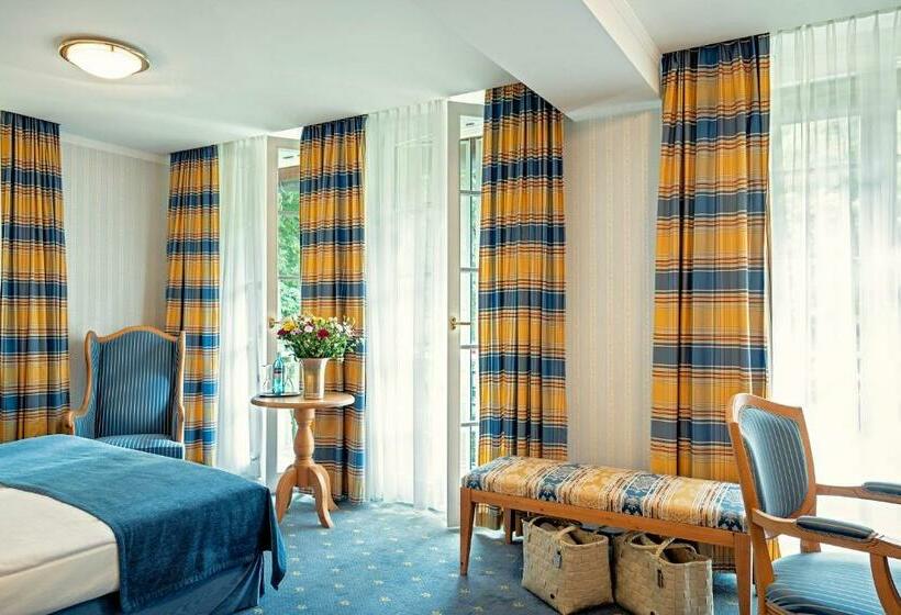 Отель Romantik  Bayrisches Haus Potsdam